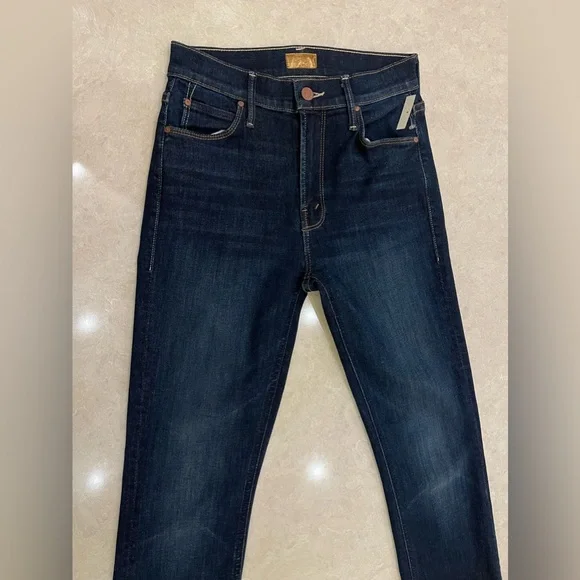 MOTHER The Mid Rise Dazzler Ankle Step Fray Off Limits Size 27